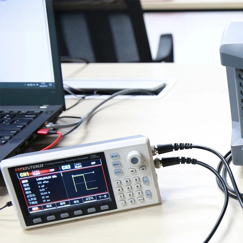 Function Signal Generator UTG9 - Function Arbitrary Waveform Generator ulasan dan harga